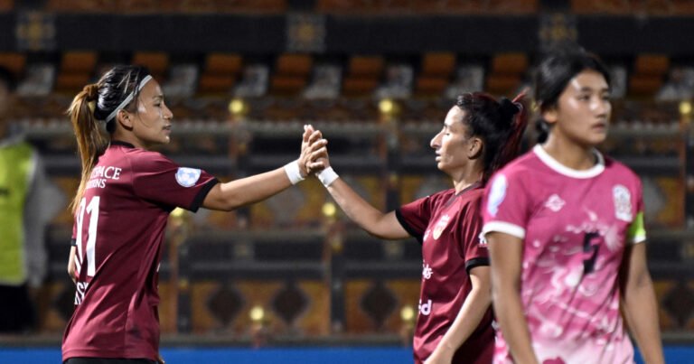 Transport United Ladies Make Their Mark with Six-Goal Victory